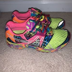 Athletic shoes